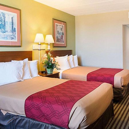 Ocean27 Hotel เวอร์จิเนียบีช ภายนอก รูปภาพ